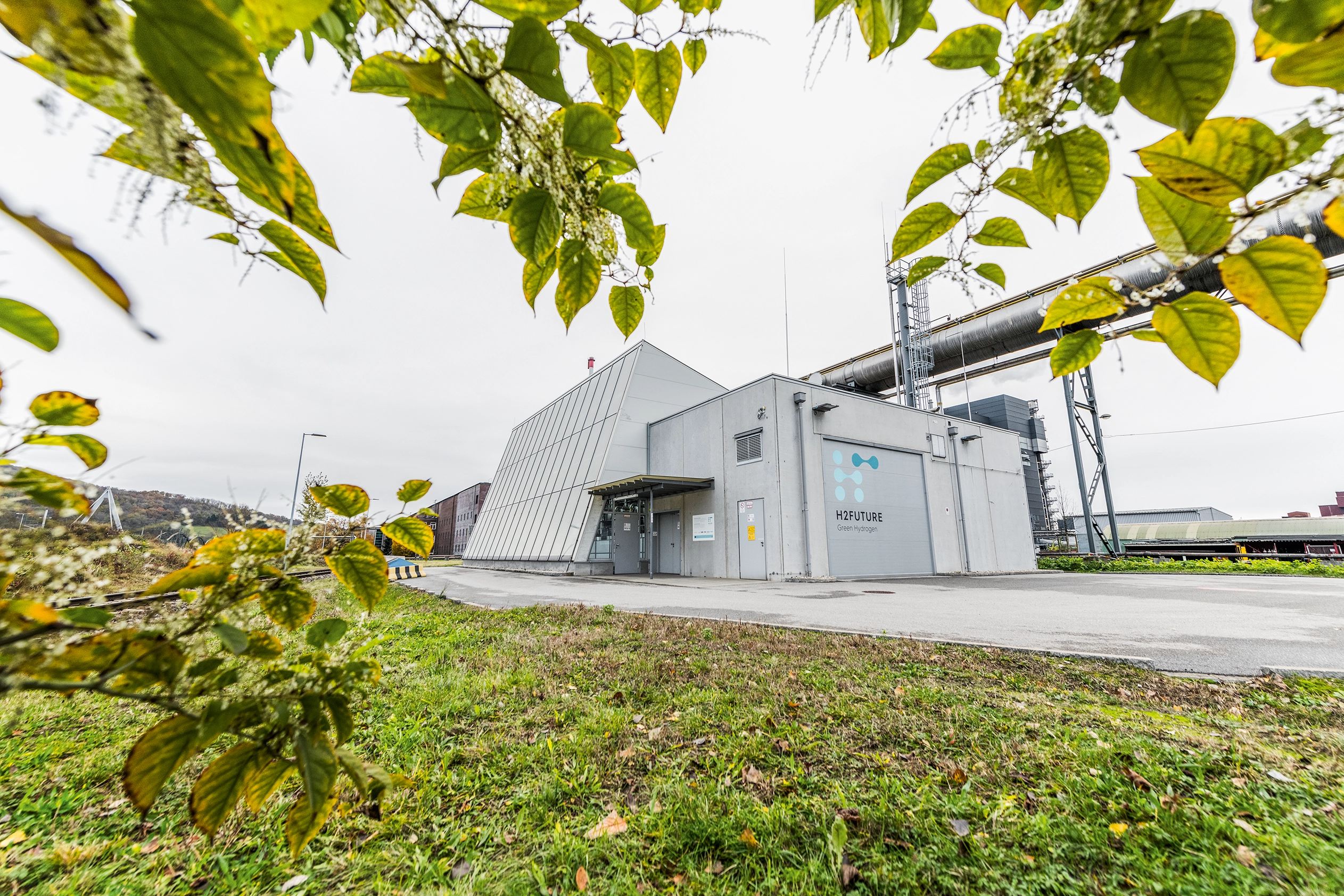 Wir blicken auf die Wasserstoffanlage H2 Future von Voestapline.